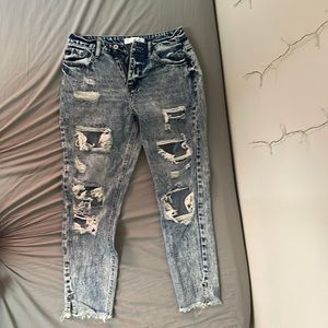 Mom jeans, form the buckle nothing wrong with them  $35 or best offer
